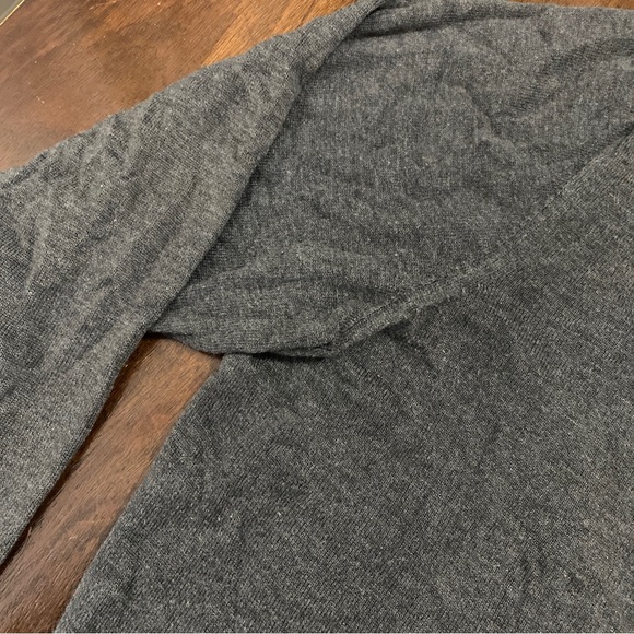 Tommy Hilfiger Sz L Mens Knit Sweater Grey Logo V-Neck Pullover Jumper - Picture 7 of 14